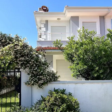 The Aesthetic Aegean Villa Cesme